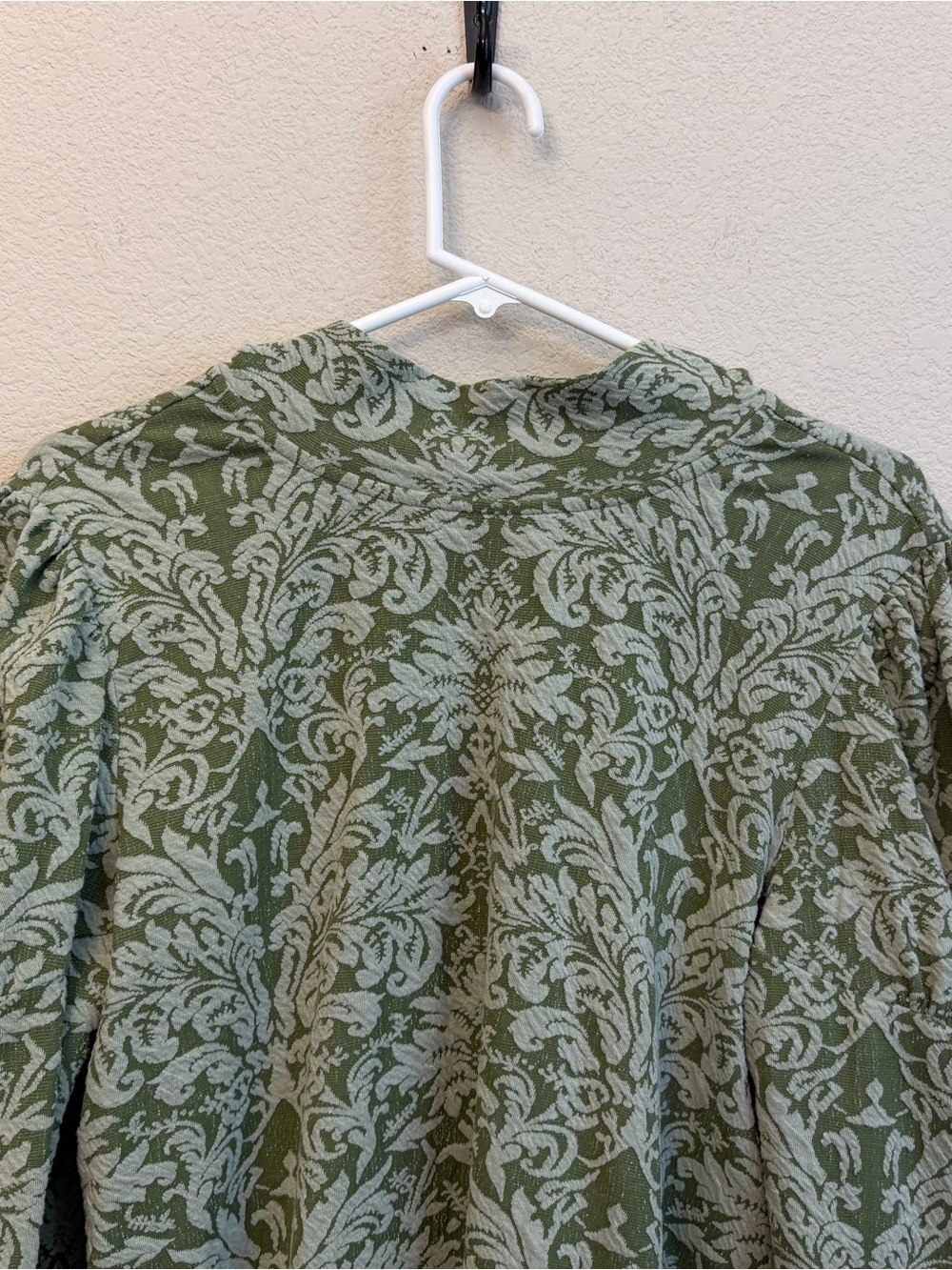 Anthropologie Olive Green Jacquard Puff-Sleeve Turtleneck Top Sz XL - Picture 3 of 11